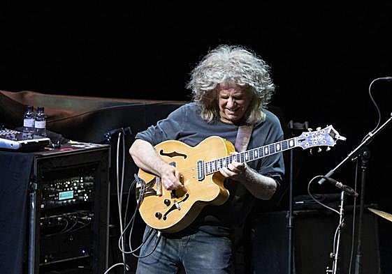 Pat Metheny durante su actuación en el Kursaal.