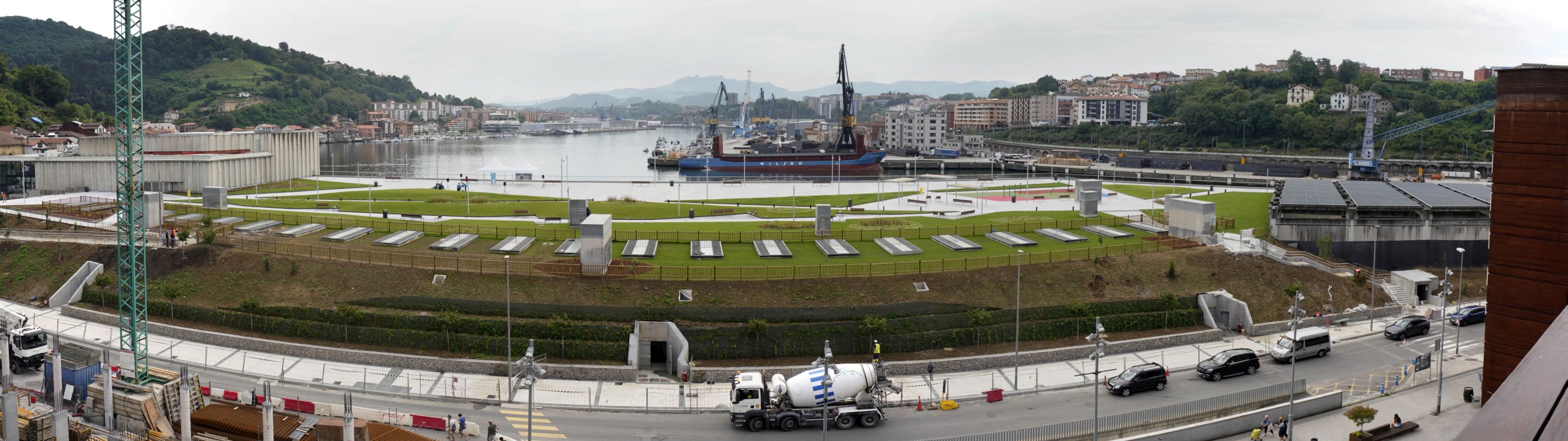 Así es la nueva plaza pública en la cubierta de la lonja de Pasaia