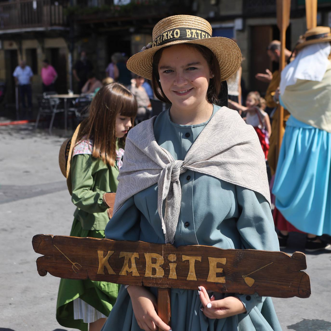 Homenaje a las bateleras en Pasaia