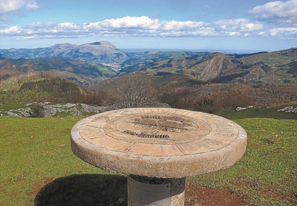 Cima del monte Murumendi.