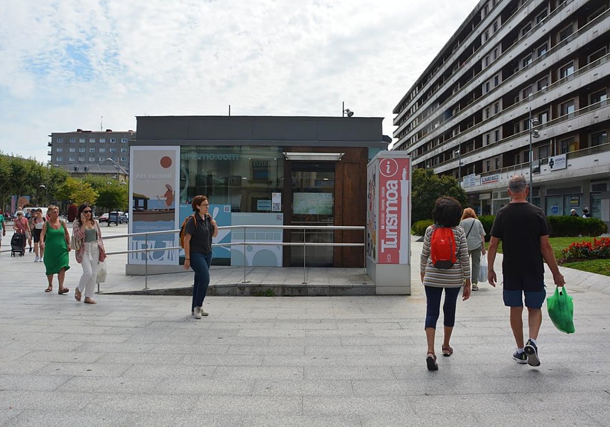 La oficina de Turismo de Irun recibe diariamente, como cifra promedio, a 150 personas solicitando distinta información.