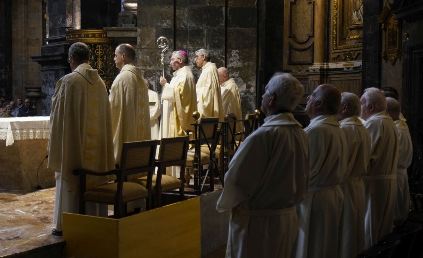 Desfile de autoridades en la Basílica de Loiola