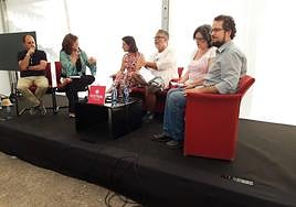 Mahai-inguruaren irudi bat.