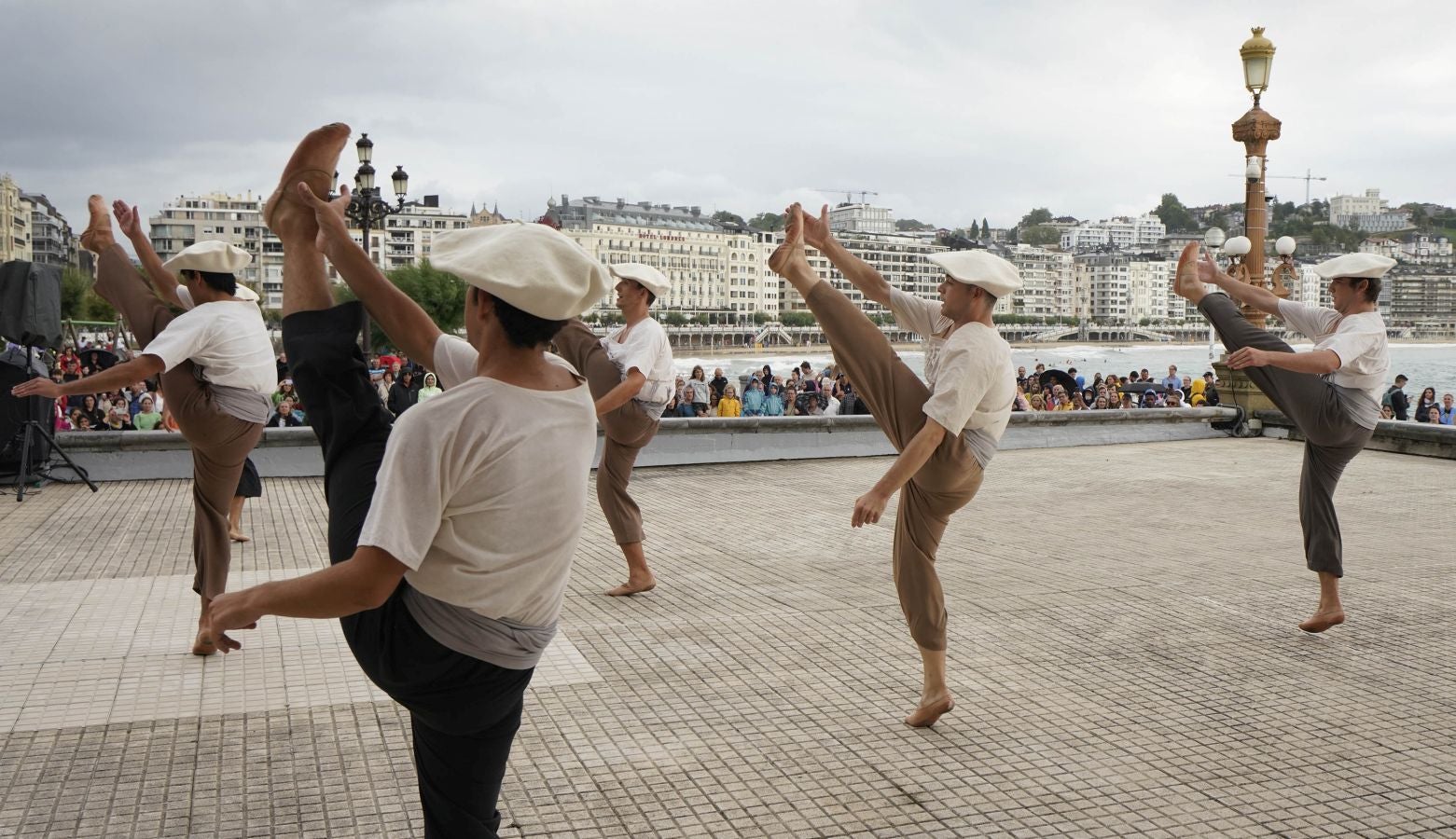 Kresala baila en el Ayuntamiento