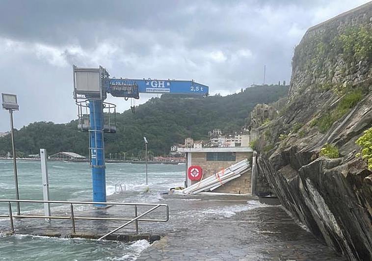 Fuerte oleaje en la isla por la borrasca 'Patricia'