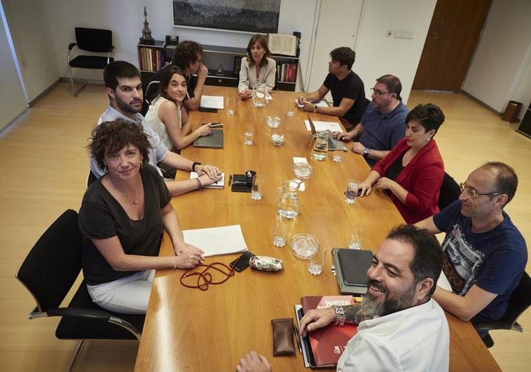 Representantes del PSN, Geroa Bai y Contigo reunidos este lunes en el Parlamento navarro.