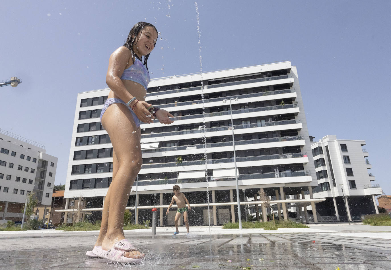Los chapuzones y la sombra, los mejores aliados para evitar el sofoco