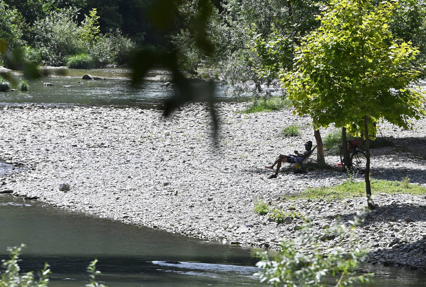 Los chapuzones y la sombra, los mejores aliados para evitar el sofoco