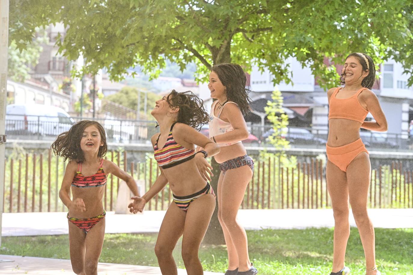 Los chapuzones y la sombra, los mejores aliados para evitar el sofoco