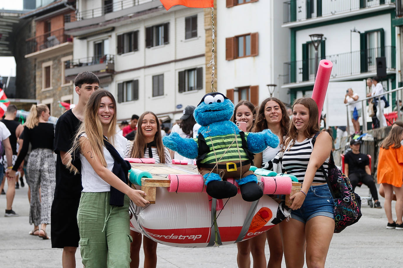 Los piratas ultiman su abordaje