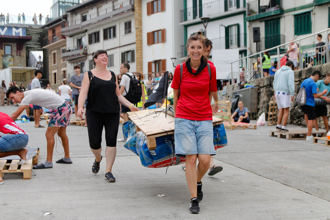 Los piratas ultiman su abordaje