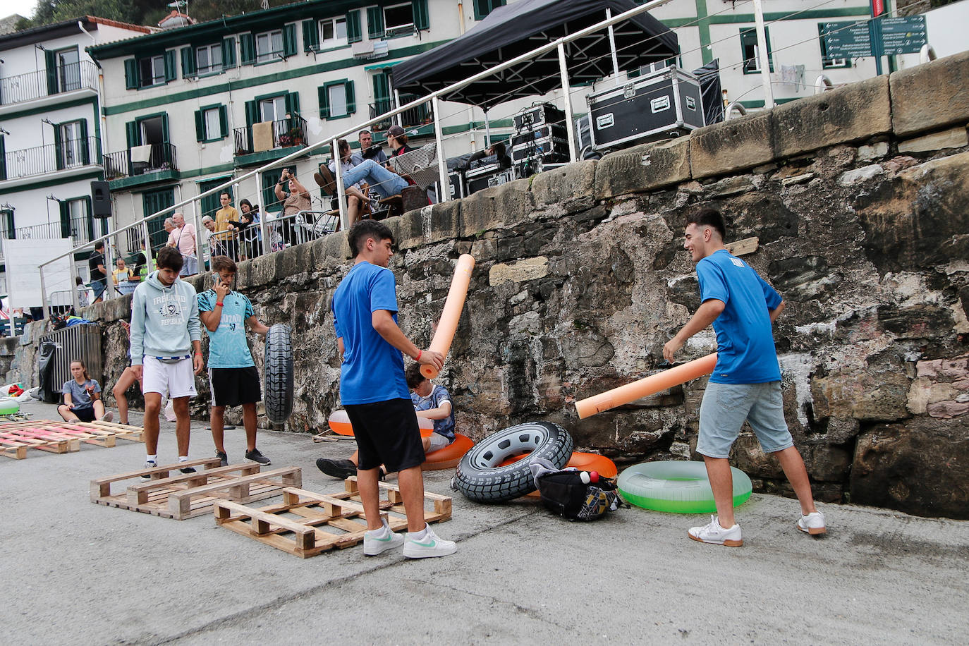 Los piratas ultiman su abordaje