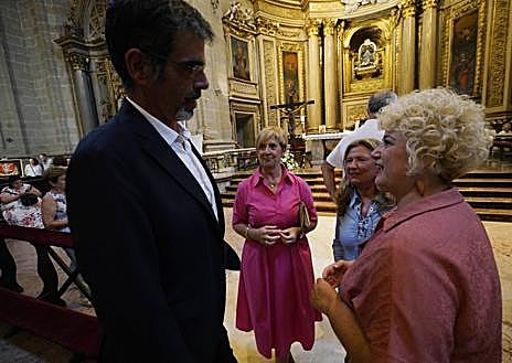 Imagen secundaria 1 - Emoción en la basílica con La Salve