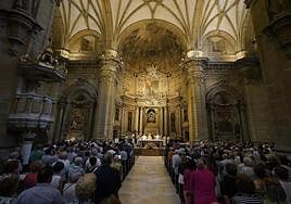 Eucaristía y Salve en la basílica de Santa María.