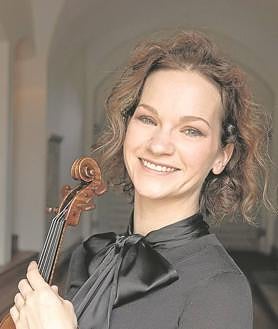 Imagen secundaria 2 - La japonesa Mitsuko Uchida actuó el pasado enero en Donostia; La virtuosa alemana Anne-Sophie Mutter y Hilary Hahn es una de las violinistas más mediáticas.