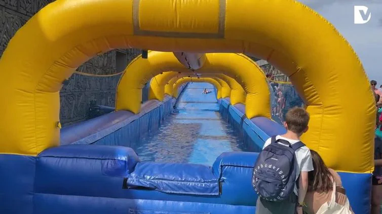 Un aquapark en la Zurriola