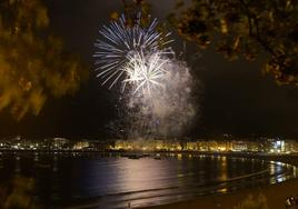 Un momento de la colección de Pirotecnia Tamarit en el Concurso de Fuegos Artificiales de la Semana Grande de San Sebastián 2023.