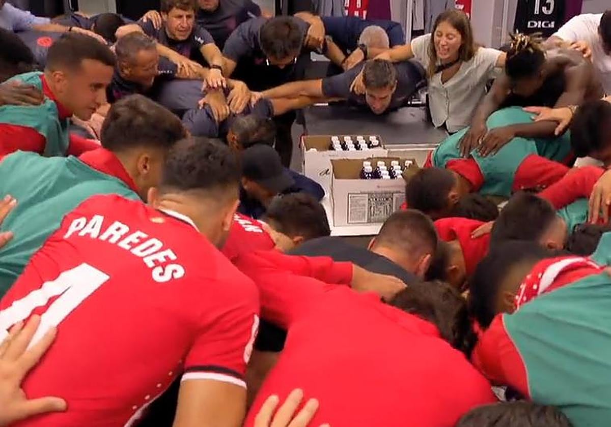 A Unai Simón no le gustan las cámaras en el vestuario: «Es nuestro espacio y alguien lo está invadiendo»