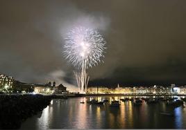 Un momento de la colección de Pirotecnia Xaraiva en el Concurso de Fuegos Artificiales de la Semana Grande de San Sebastián 2023.