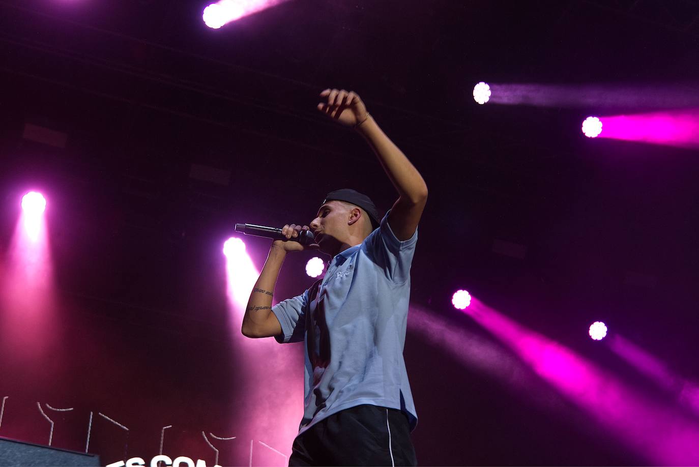 Tinez triunfa en casa