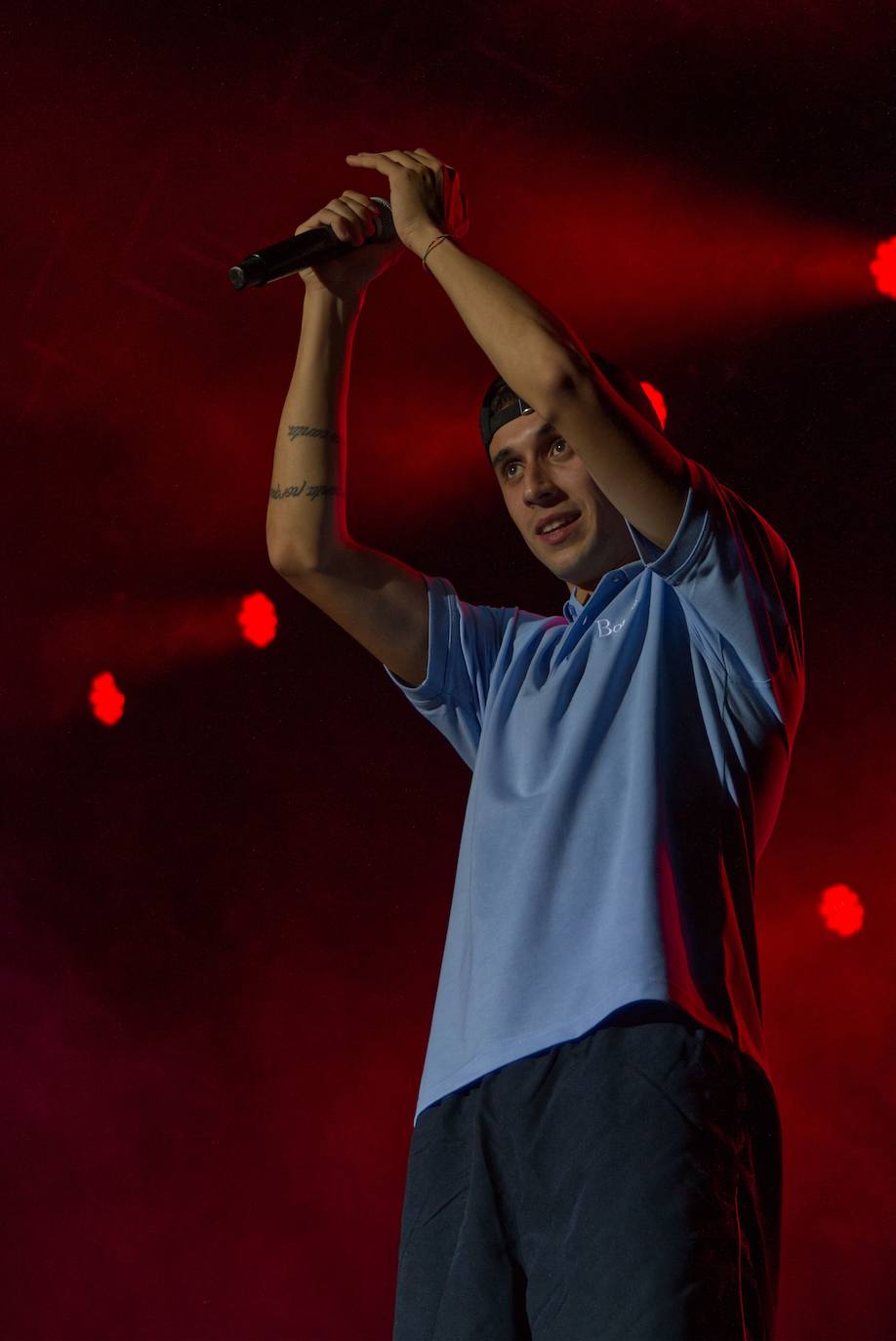 Tinez triunfa en casa