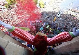 Marijaia abraza a todos los bilbaínos en un txupinazo sofocante