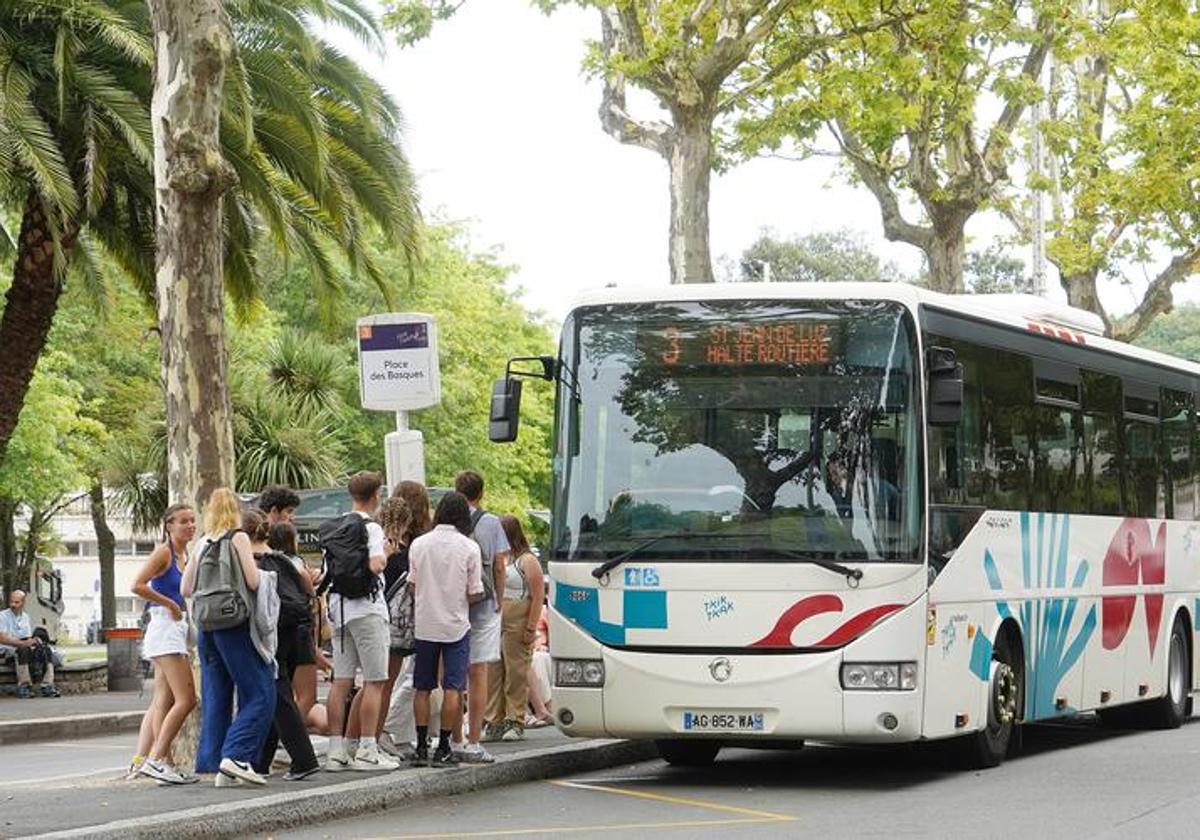 A juicio por insultar y morder al chófer de un autobús de Iparralde