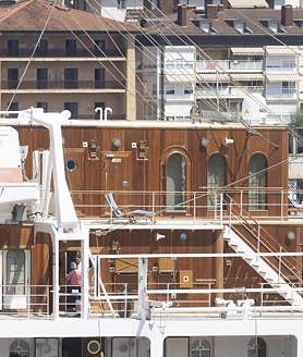 Imagen secundaria 2 - Detalles del Sea Cloud Spirit amarrado en Pasaia.