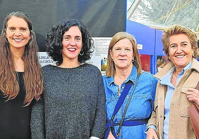 Amaia Perales, Garbiñe Aizpuru, Irene Ozcodi y Elena Alustiza, impulsoras del programa 'Pausoz-pauso'.