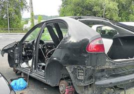 Víctor escribe que «hay varios vehículos abandonados y destrozados que llevan semanas en el exterior del Hipódromo, en terrenos del término municipal de San Sebastián. No entiendo cómo es posible que estos coches no sean retirados de la zona... mis amigos de Lasarte-Oria están indignados».