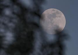 La superluna 'azul' brillará esta noche en el cielo.