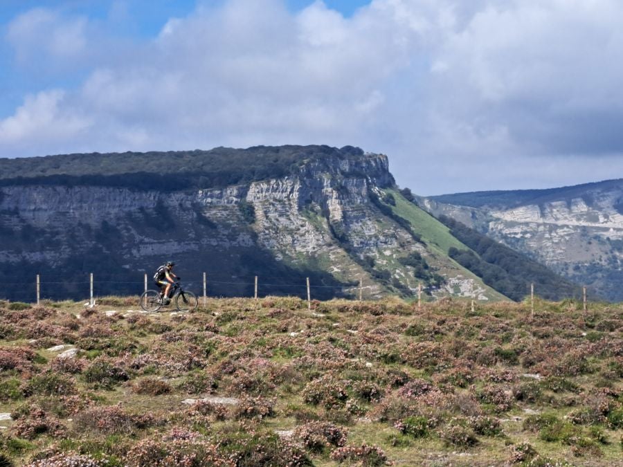 Bertzeta, espectaculares vistas al nacedero del Nervión