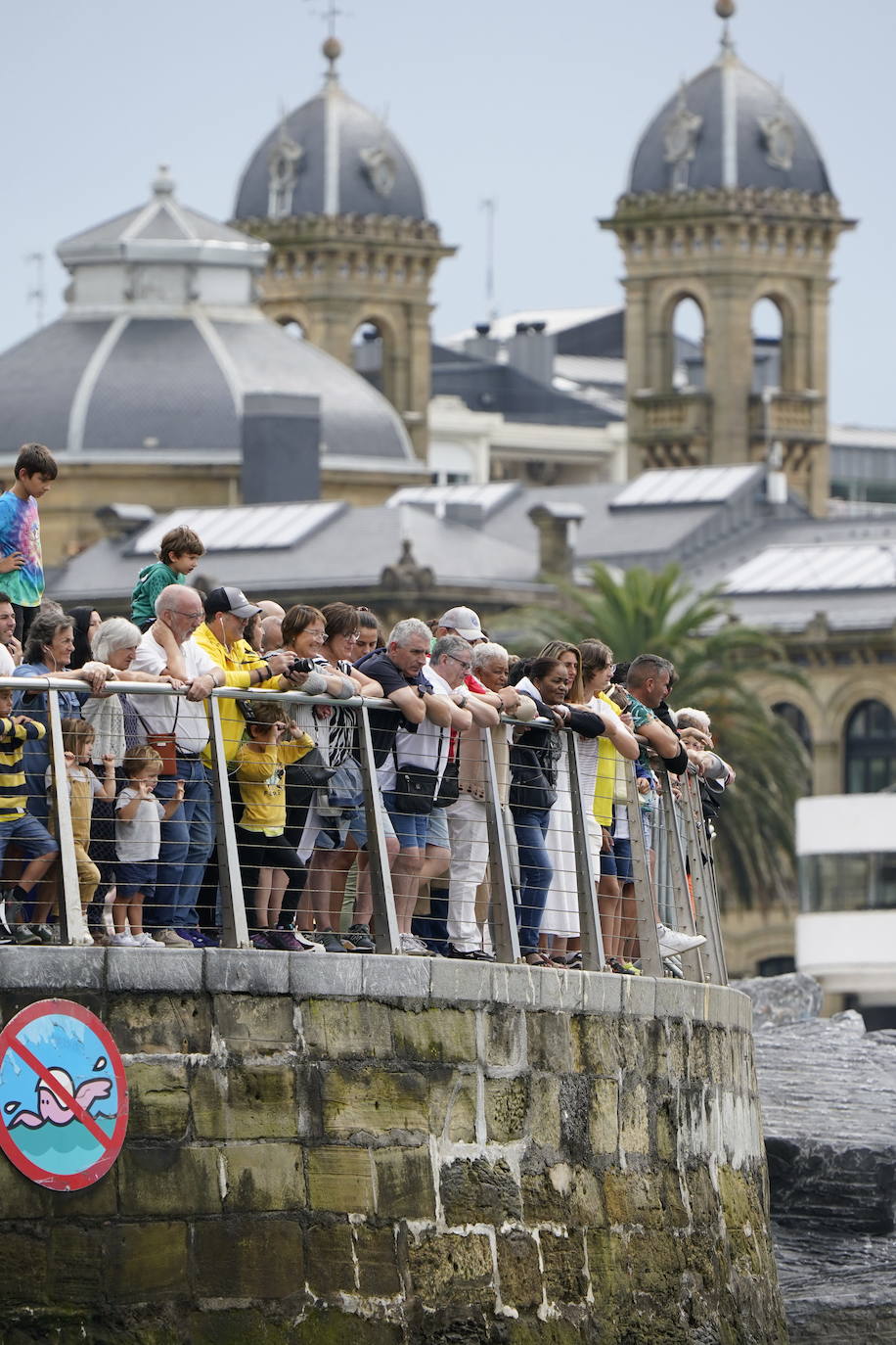 Gran ambiente en Donostia en la primera jornada de la Bandera de La Concha