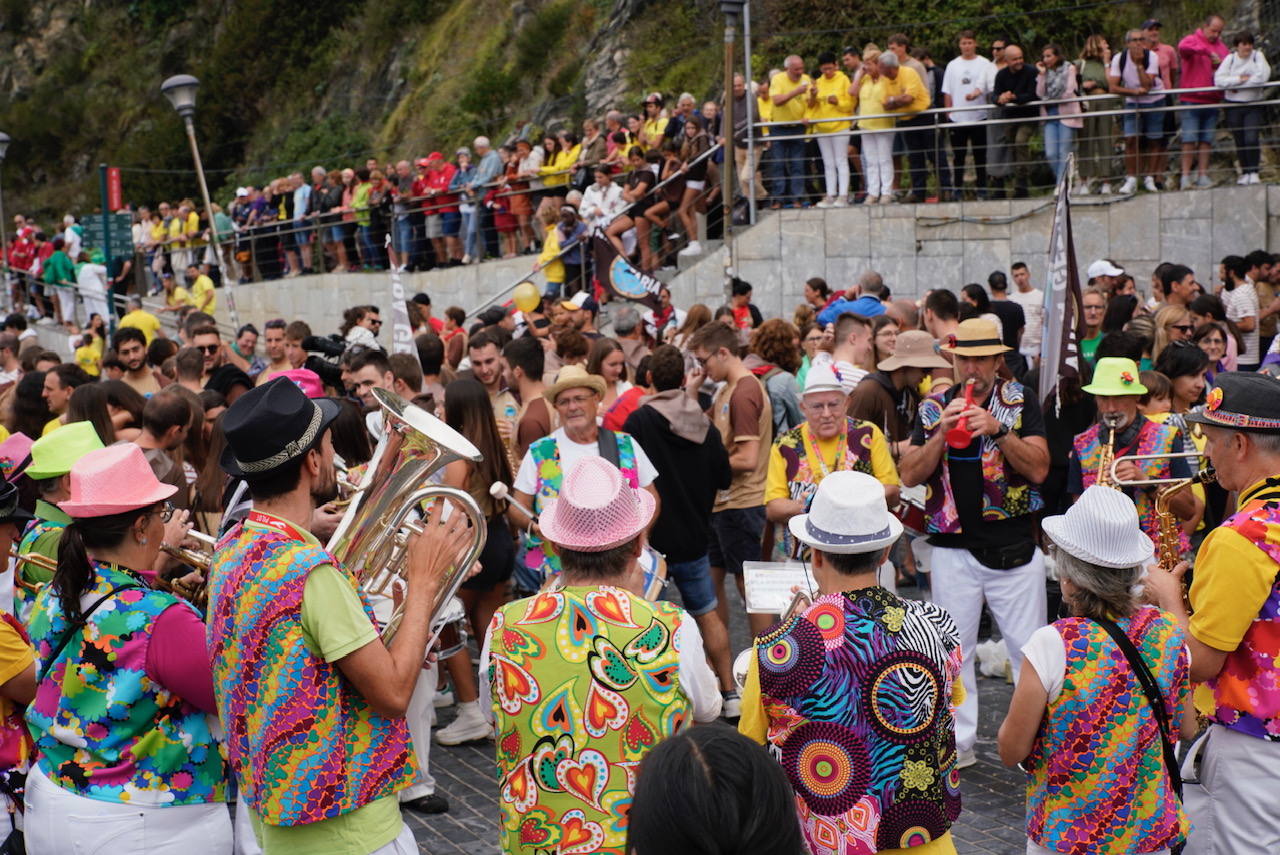 Gran ambiente en Donostia en la primera jornada de la Bandera de La Concha