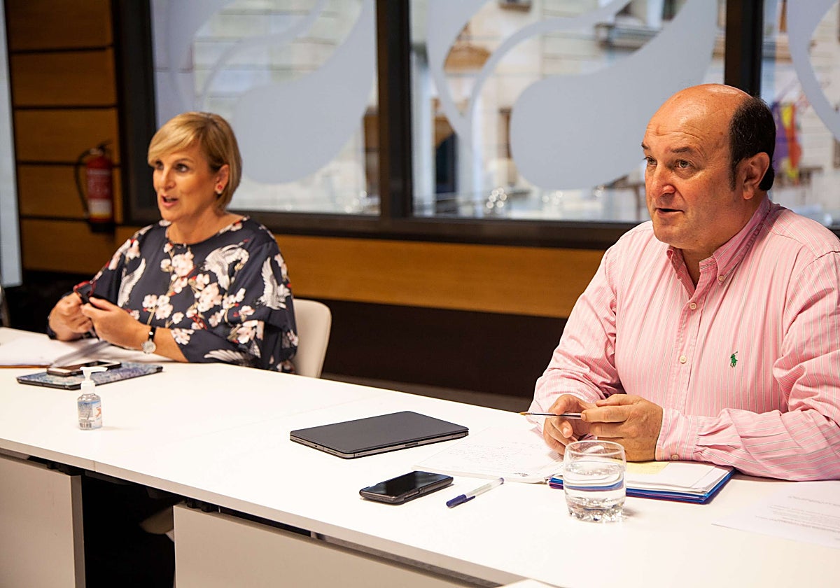 Itxaso Atutxa y Andoni Ortuzar en una comparecencia conjunta.