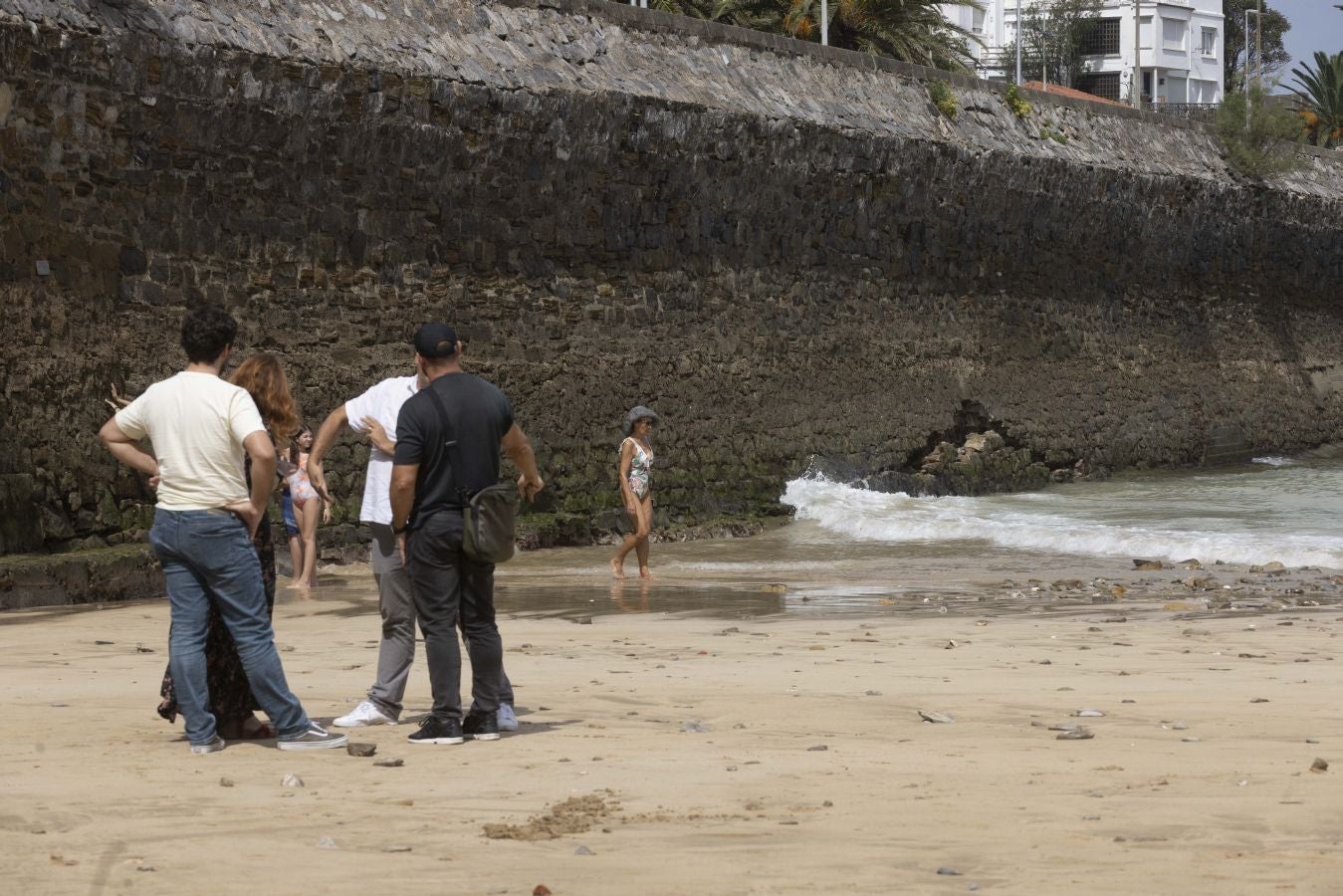 Una grieta de 18 metros amenaza el muro del Tenis