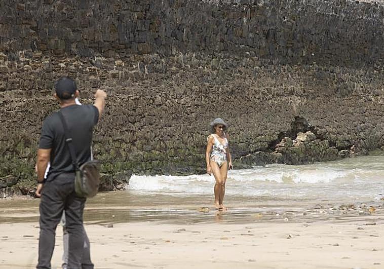 Grieta en el muro de Ondarreta.