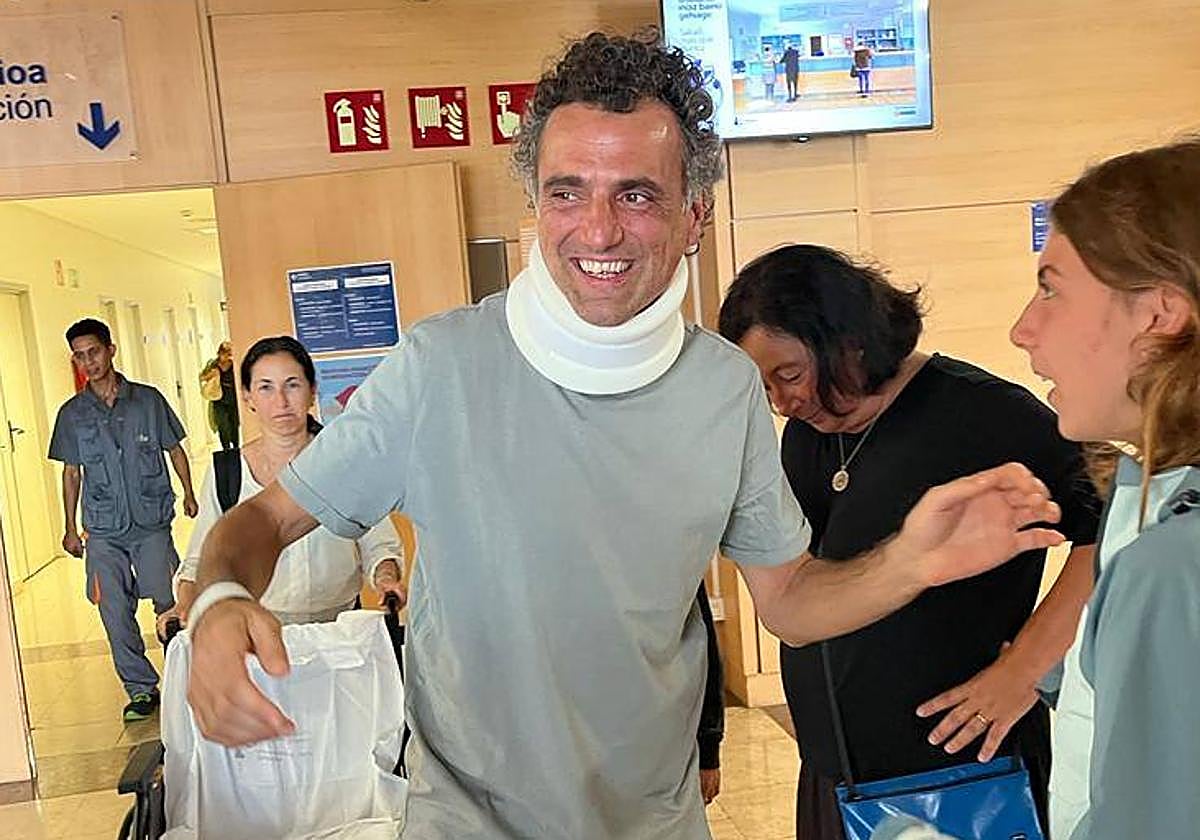Enrico Baldina cuando recibió el alta en el Hospital Donostia. «Me han tratado fenomenal».
