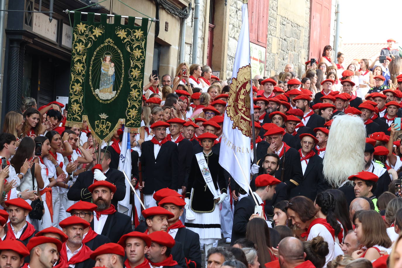 El Alarde de Hondarribia recorre las calles