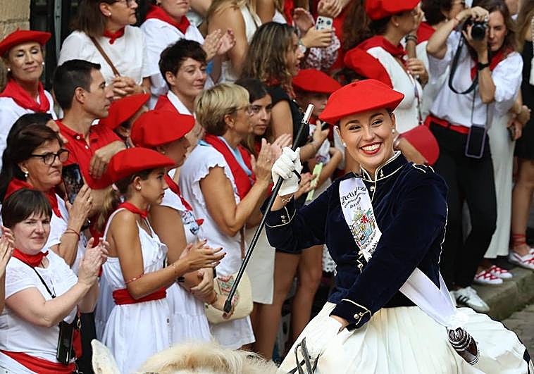 Revive íntegro el Alarde de Hondarribia