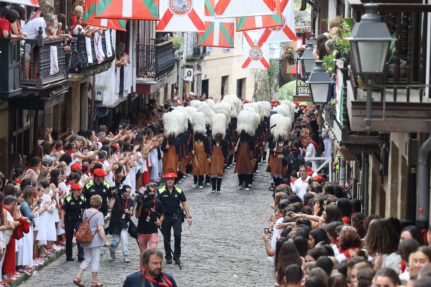 El Alarde de Hondarribia recorre las calles