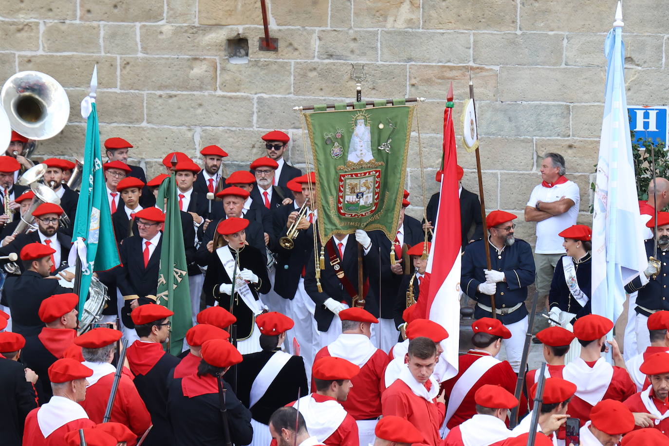 El Alarde de Hondarribia recorre las calles