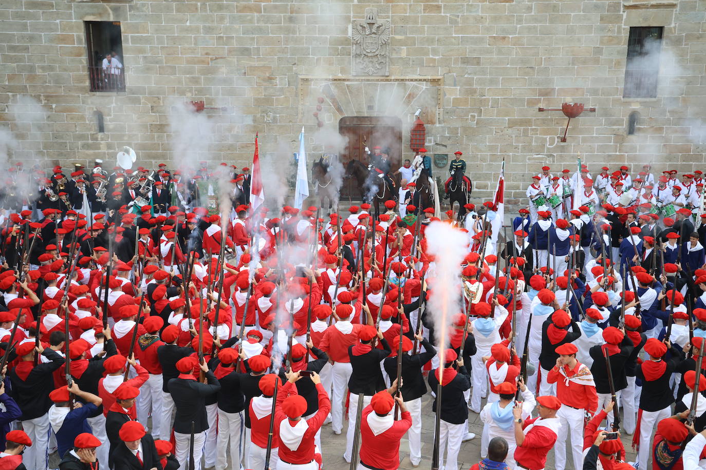 El Alarde de Hondarribia recorre las calles