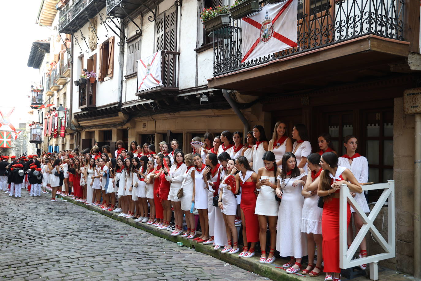 El Alarde de Hondarribia recorre las calles