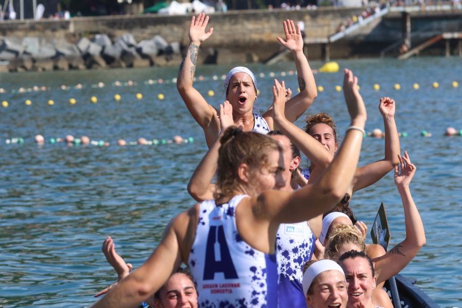 Exhibición de Arraun Lagunak en la Bandera de La Concha