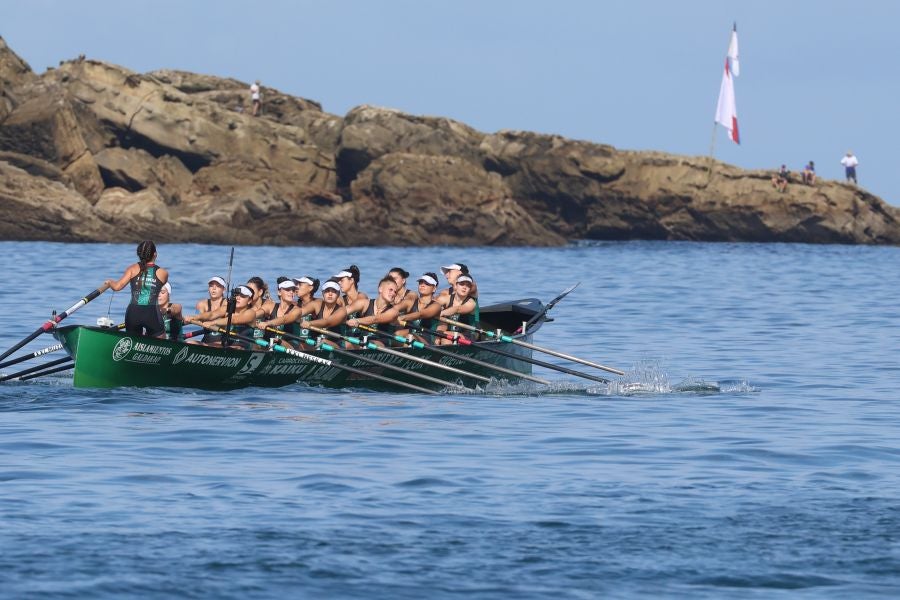Exhibición de Arraun Lagunak en la Bandera de La Concha