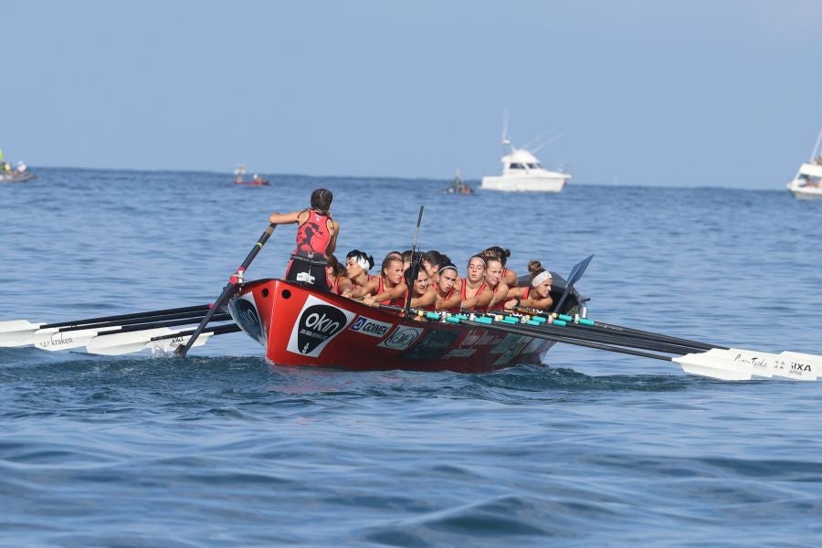 Exhibición de Arraun Lagunak en la Bandera de La Concha