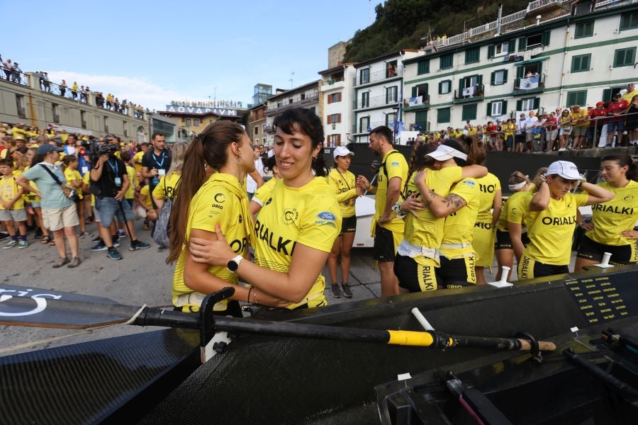 Exhibición de Arraun Lagunak en la Bandera de La Concha