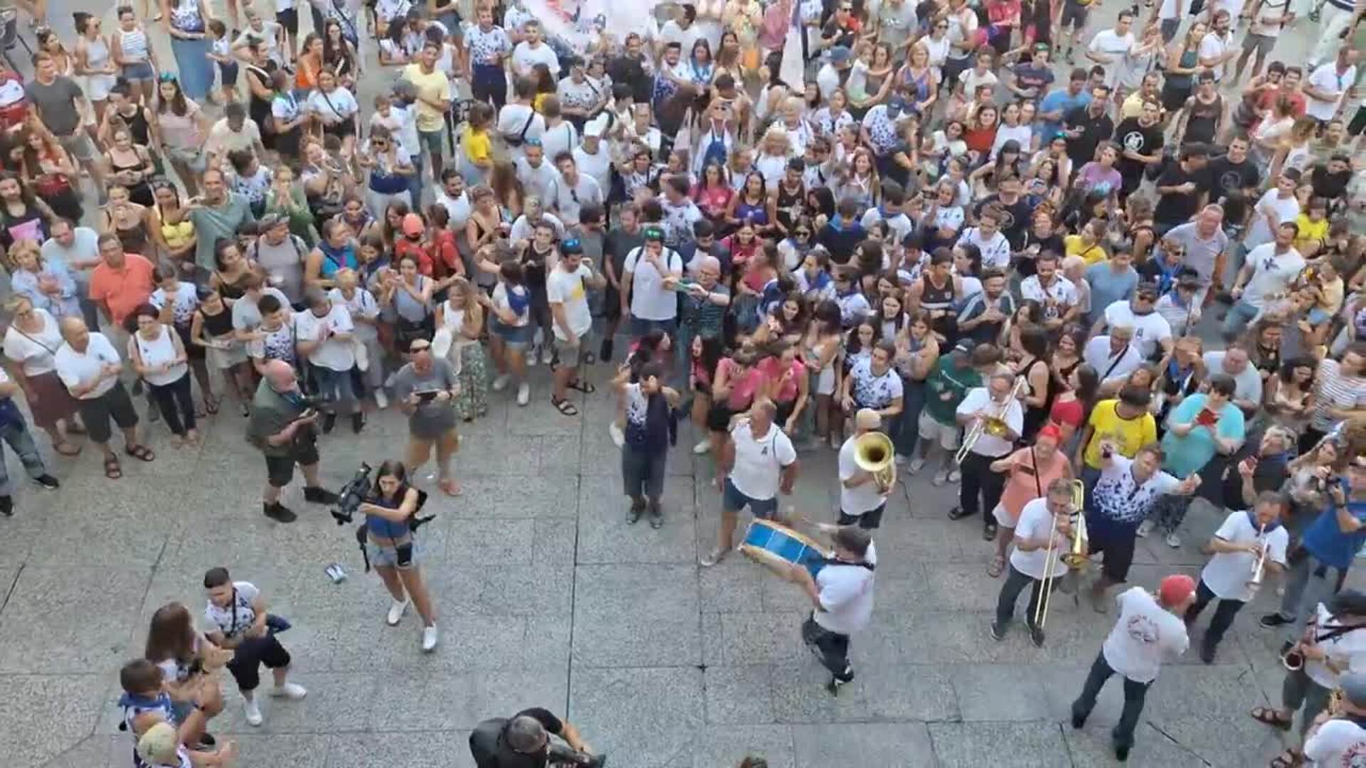 Recibimiento a la trainera de Donostia Arraun Lagunak