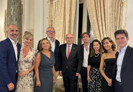 Iñigo Iribarnegaray, Isa Cortadi, Nieves García, Iñigo Barrenechea, Javier García Cogorro,David Taberna, Lide Aguirre, Eli Ugalde y Jon Alzate, en la cena del sábado en el Hotel María Cristina.